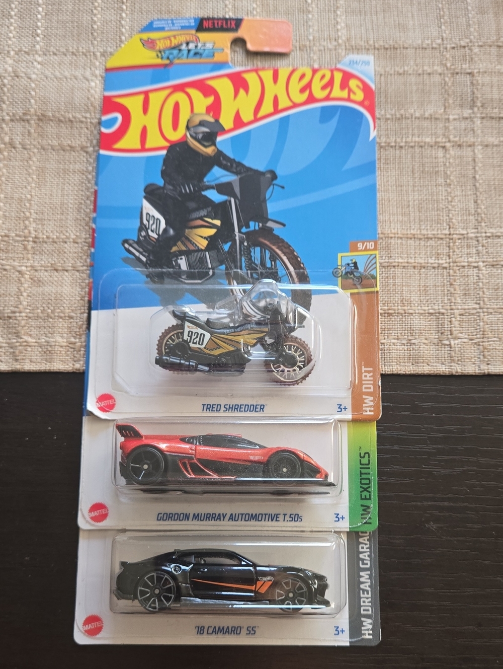 HOTWHEELS BUNDLE CARS AND MOTORS